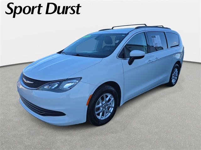 2020 Chrysler Voyager's photo