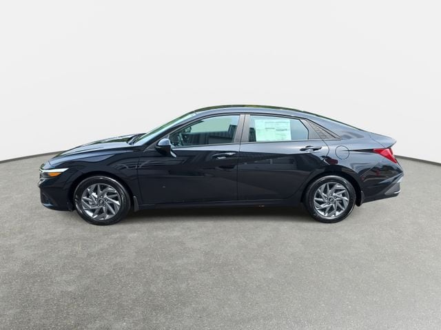 2026 Hyundai Elantra Blue - Photo 8