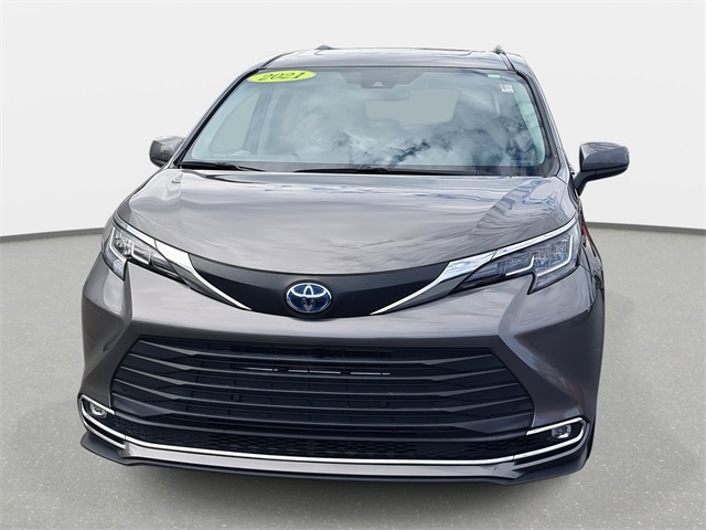 Used 2021 Toyota Sienna XLE with VIN 5TDYRKEC7MS074056 for sale in Goldsboro, NC