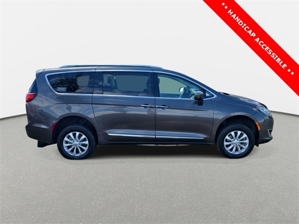 Used 2019 Chrysler Pacifica Touring L Van Passenger Van