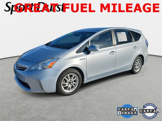 2012 Toyota Prius v Five's photo