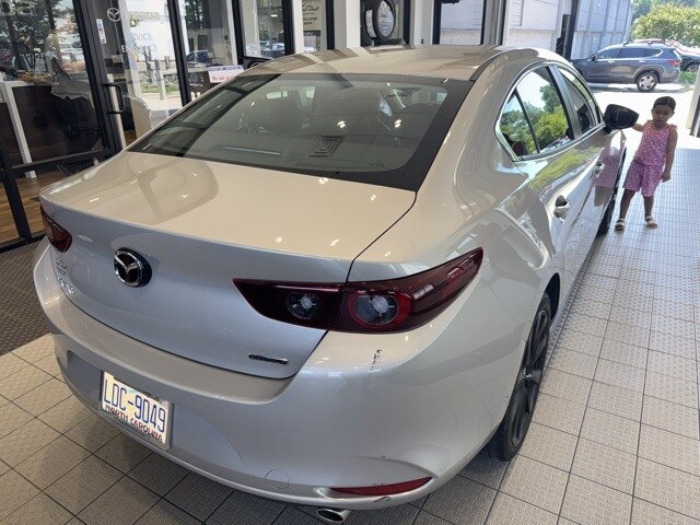 2024 Mazda Mazda3 Sedan 2.5 Select Sport photo 2