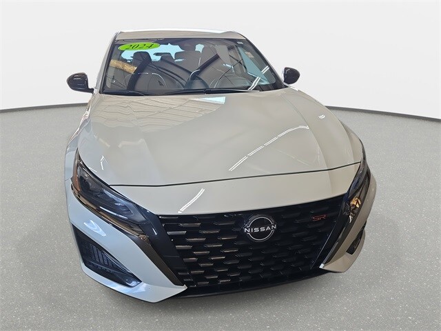 2024 Nissan Altima 2.5 SR photo 2