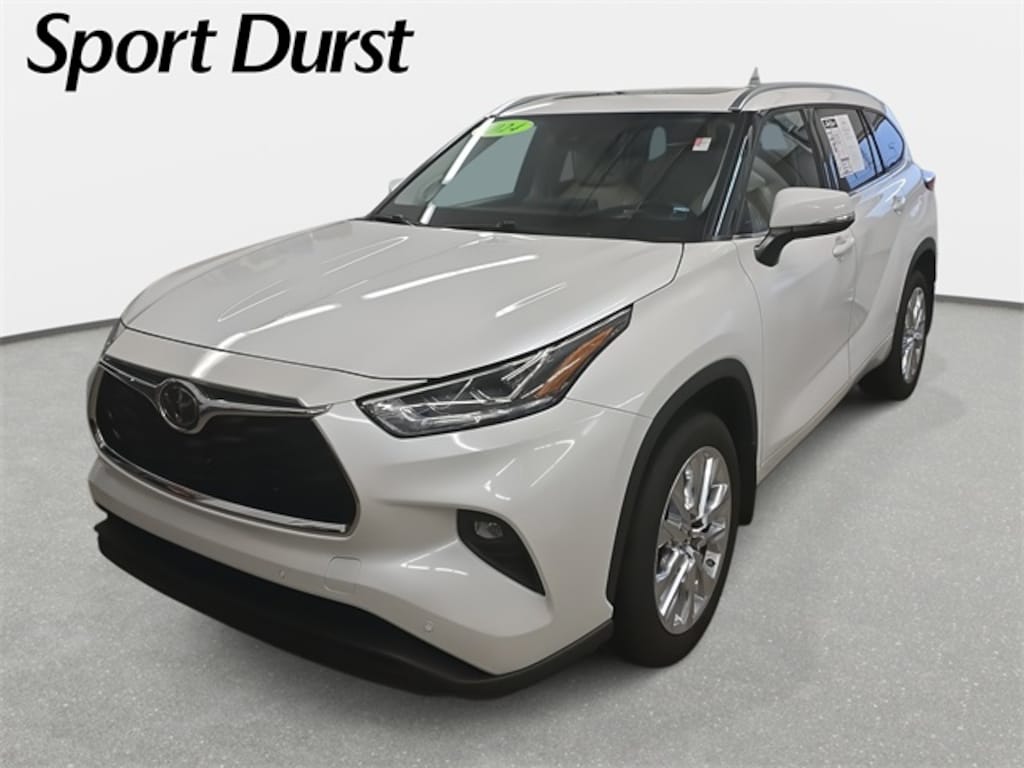 Used 2024 Toyota Highlander LE SUV
