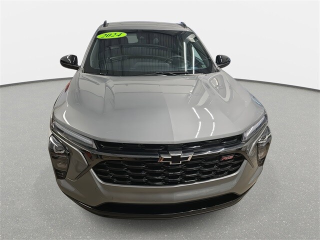 2024 Chevrolet Trax photo 2