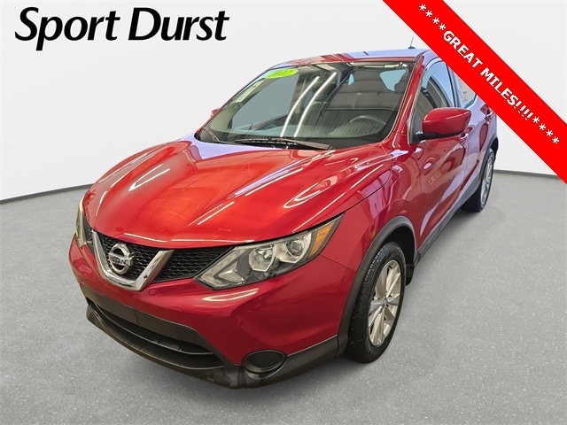 2017 Nissan Rogue Sport S's photo