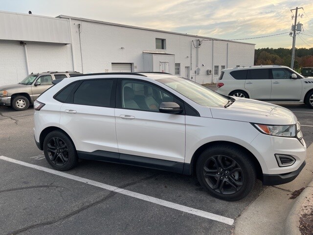 2018 Ford Edge SEL photo 3