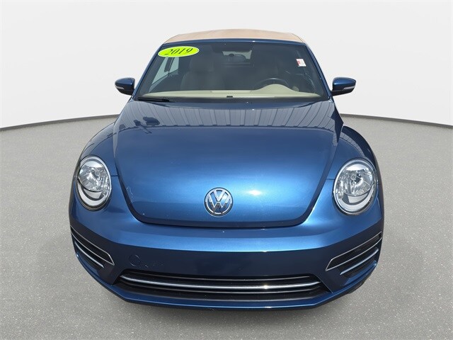 2019 Volkswagen Beetle S Convertible photo 2