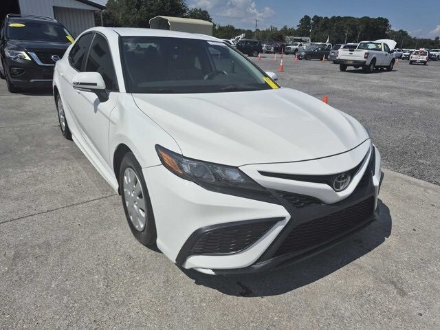 2023 Toyota Camry SE photo 2