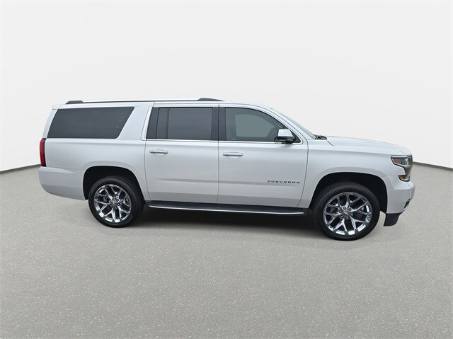 2018 Chevrolet Suburban Premier photo 3