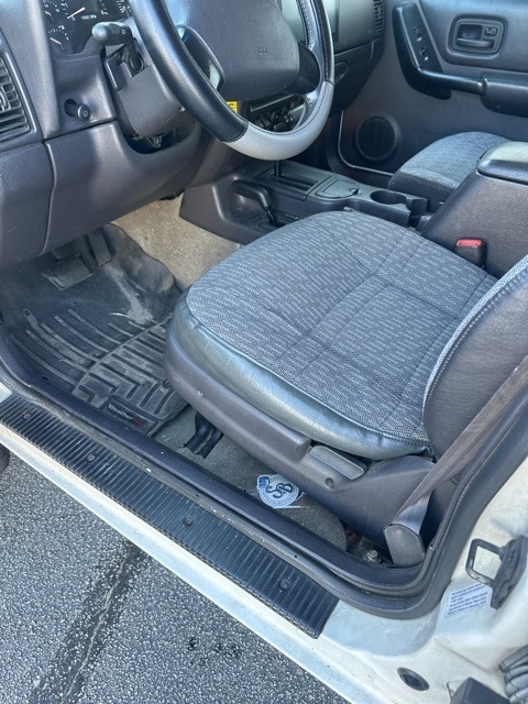 2001 Jeep Cherokee SPORT