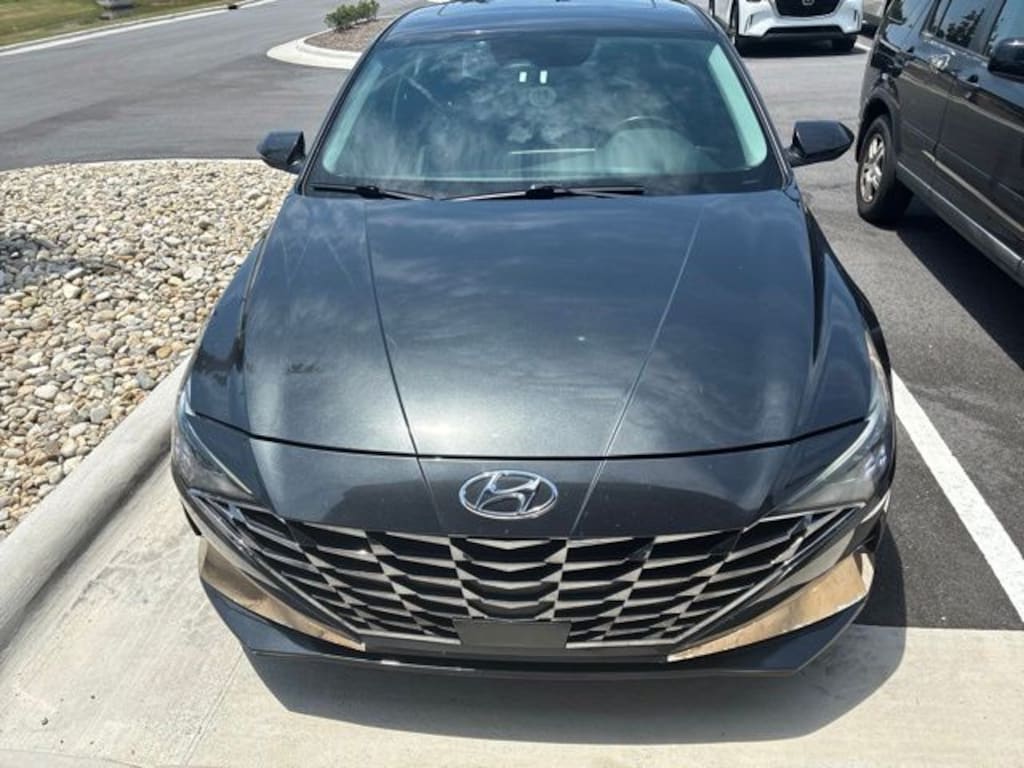 Used 2023 Hyundai Elantra Limited Sedan