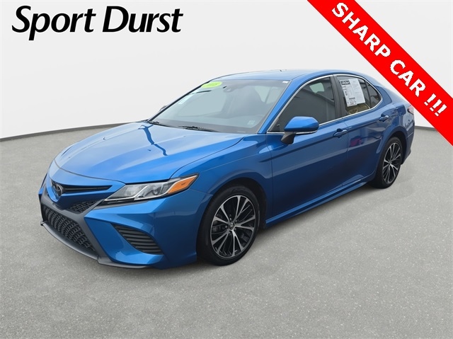 2018 Toyota Camry SE's photo