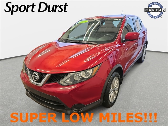 2017 Nissan Rogue Sport S's photo