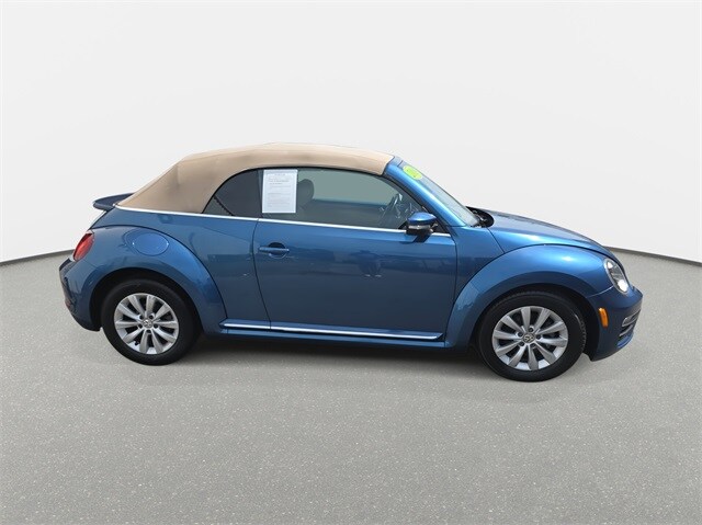 2019 Volkswagen Beetle S Convertible photo 4