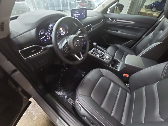 2025 Mazda CX-5 S Preferred package - Photo 17