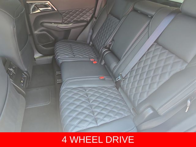 2025 Mitsubishi Outlander Plug-in Hybrid SEL - Photo 15