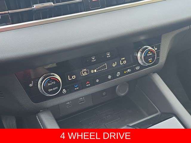 2025 Mitsubishi Outlander Plug-in Hybrid SEL - Photo 22