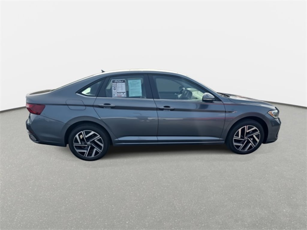 Used 2022 Volkswagen Jetta 1.5T SEL Sedan