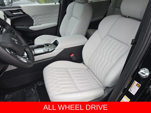 2025 Mitsubishi Outlander SEL Platinum Edition - Photo 17