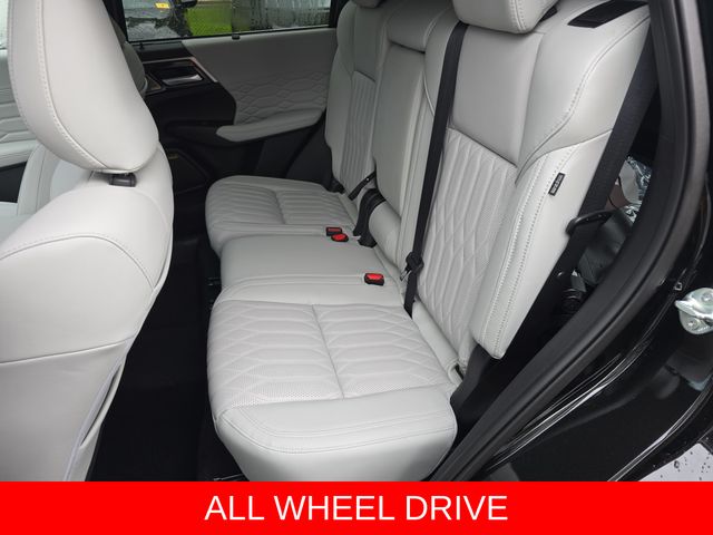 2025 Mitsubishi Outlander SEL Platinum Edition - Photo 16