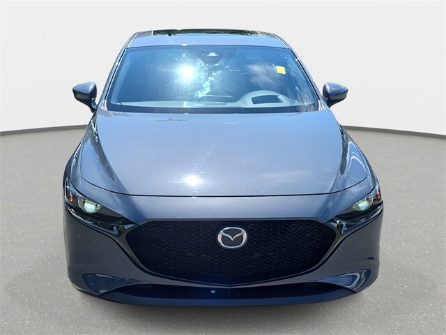 2022 Mazda Mazda3 Premium photo 2