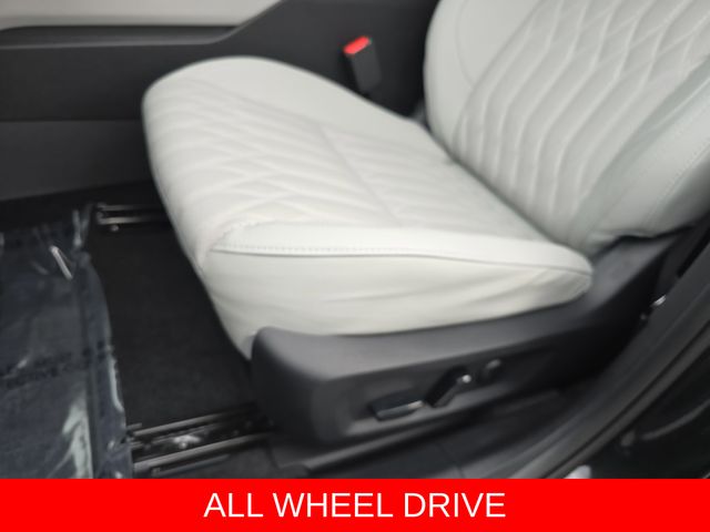 2025 Mitsubishi Outlander SEL Platinum Edition - Photo 34