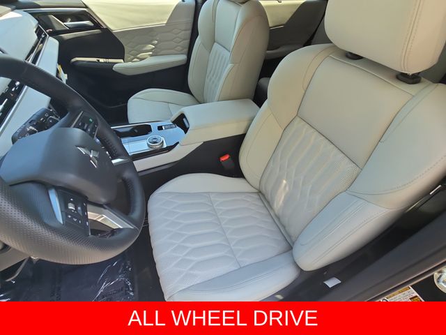 2025 Mitsubishi Outlander SEL Platinum Edition - Photo 16