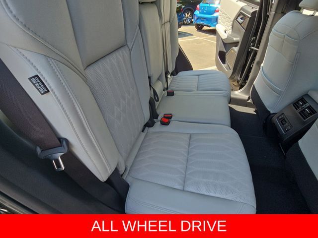 2025 Mitsubishi Outlander SEL Platinum Edition - Photo 11