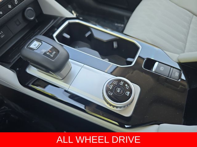 2025 Mitsubishi Outlander SEL Platinum Edition - Photo 26