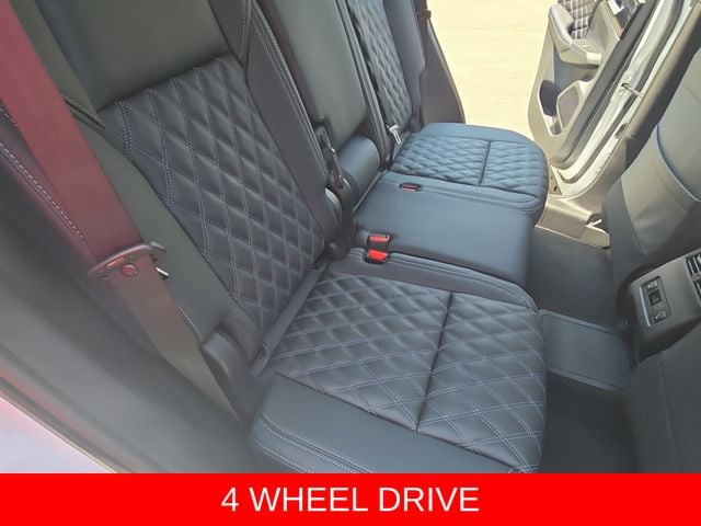 2025 Mitsubishi Outlander Plug-in Hybrid SEL - Photo 11