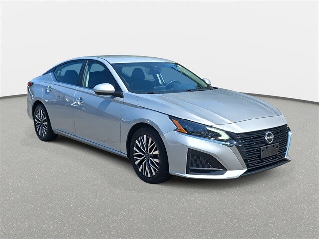 2023 Nissan Altima 2.5 SV photo 3