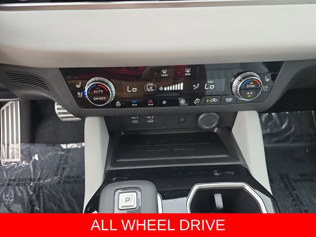2025 Mitsubishi Outlander SEL Platinum Edition - Photo 28