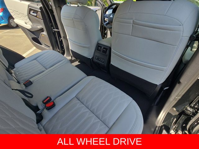 2025 Mitsubishi Outlander SEL Platinum Edition - Photo 12
