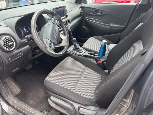 2020 Hyundai Kona SE photo 2