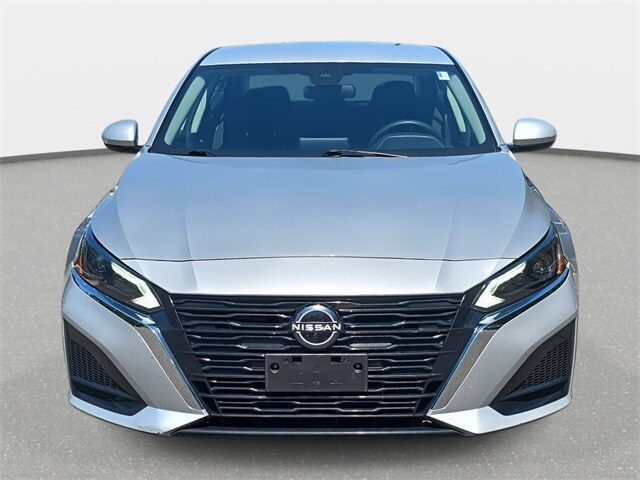 2023 Nissan Altima 2.5 SV photo 2