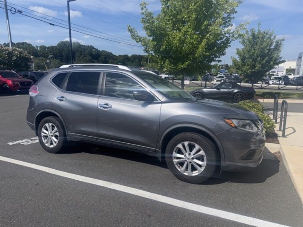 Used 2015 Nissan Rogue SV SUV