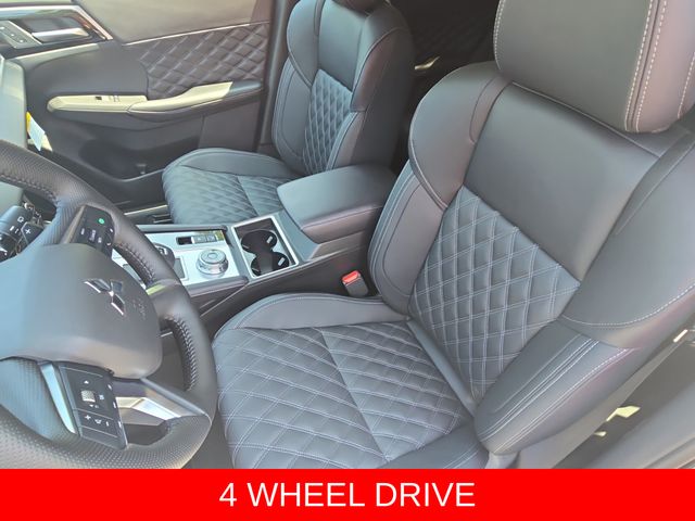 2025 Mitsubishi Outlander Plug-in Hybrid SEL - Photo 16