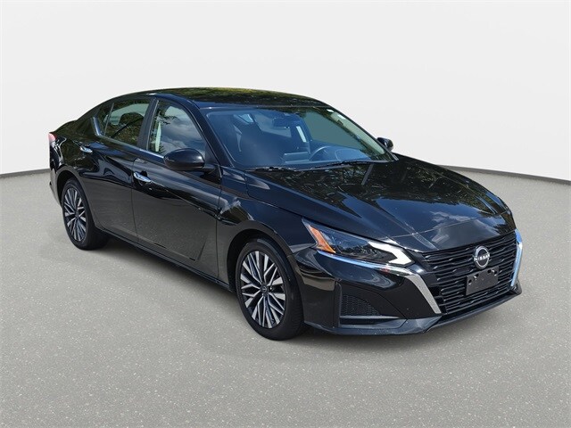 2023 Nissan Altima 2.5 SV photo 3