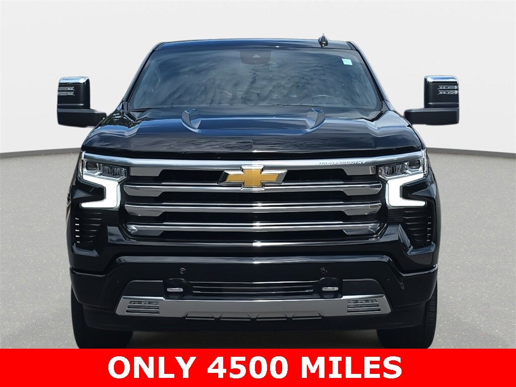 2024 Chevrolet Silverado 1500 High Country photo 2