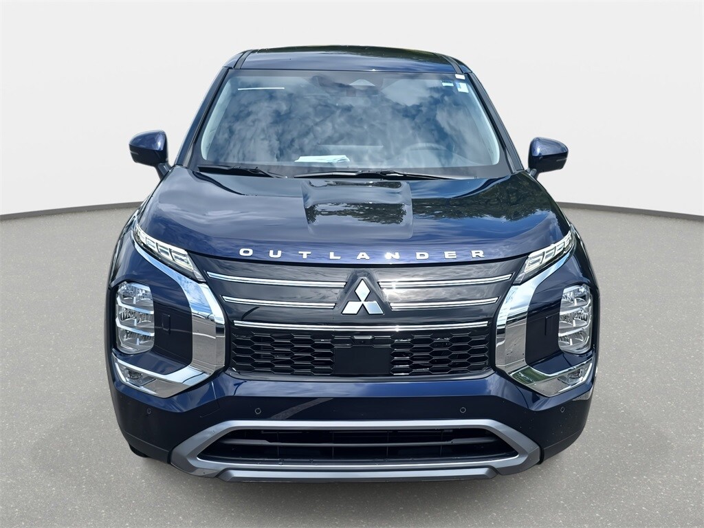 2025 Mitsubishi Outlander SE photo 2
