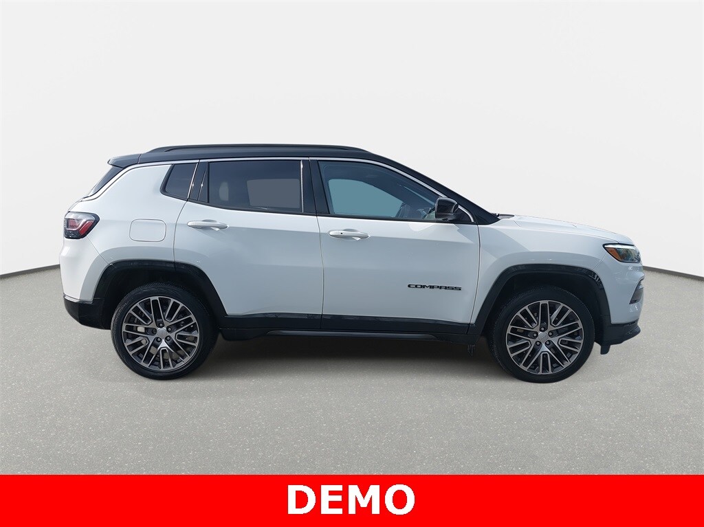 2024 Jeep Compass Limited photo 3