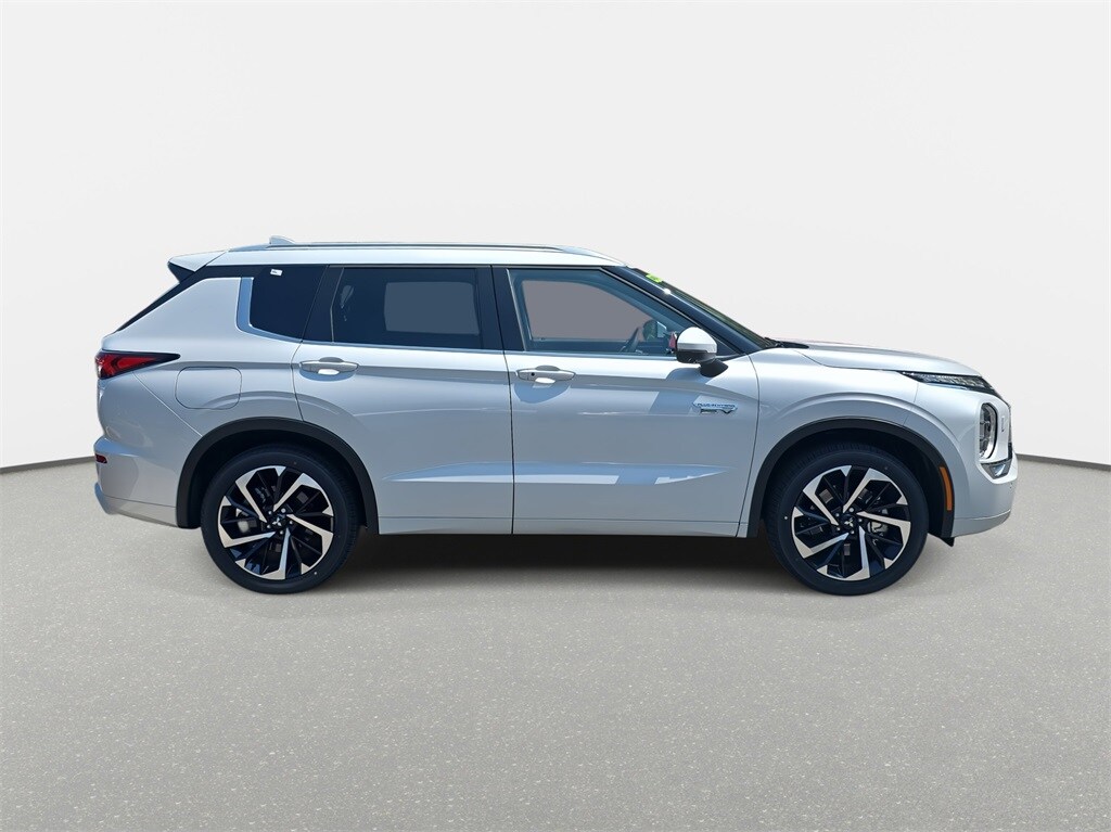 2025 Mitsubishi Outlander PHEV SEL photo 4
