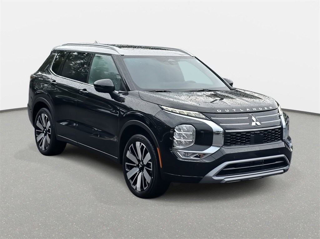 2025 Mitsubishi Outlander SEL photo 3