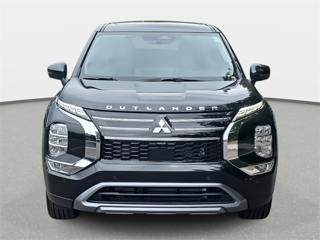 2025 Mitsubishi Outlander SE photo 2
