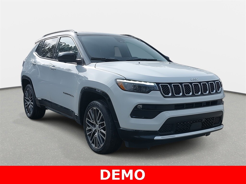 2024 Jeep Compass Limited photo 2