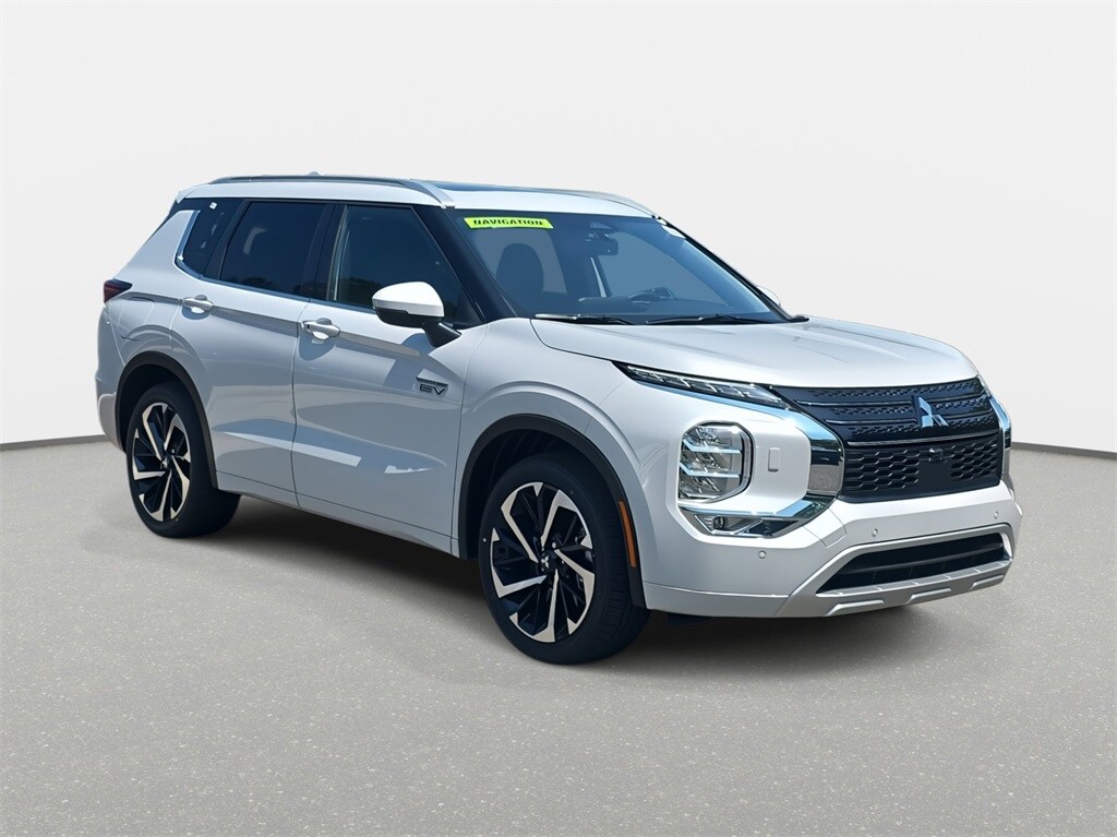 2025 Mitsubishi Outlander PHEV SEL photo 3