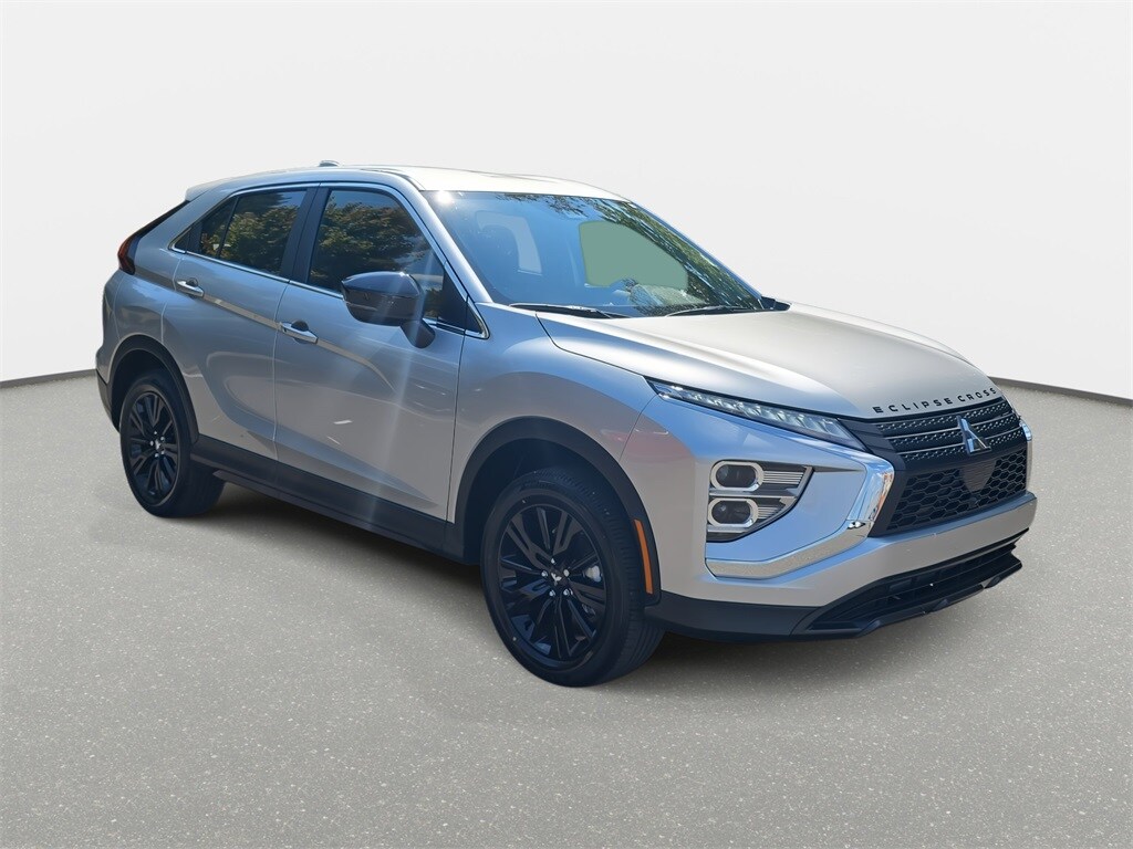 2025 Mitsubishi Eclipse Cross LE photo 3