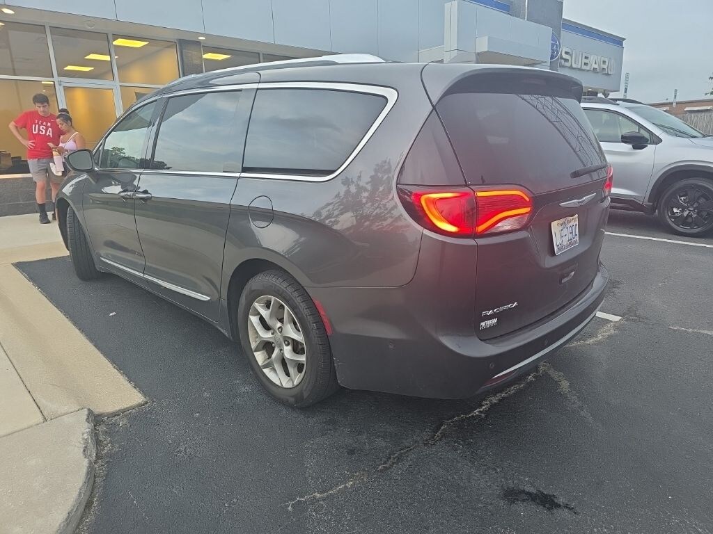 Used 2019 Chrysler Pacifica Touring L Plus Minivan/Van