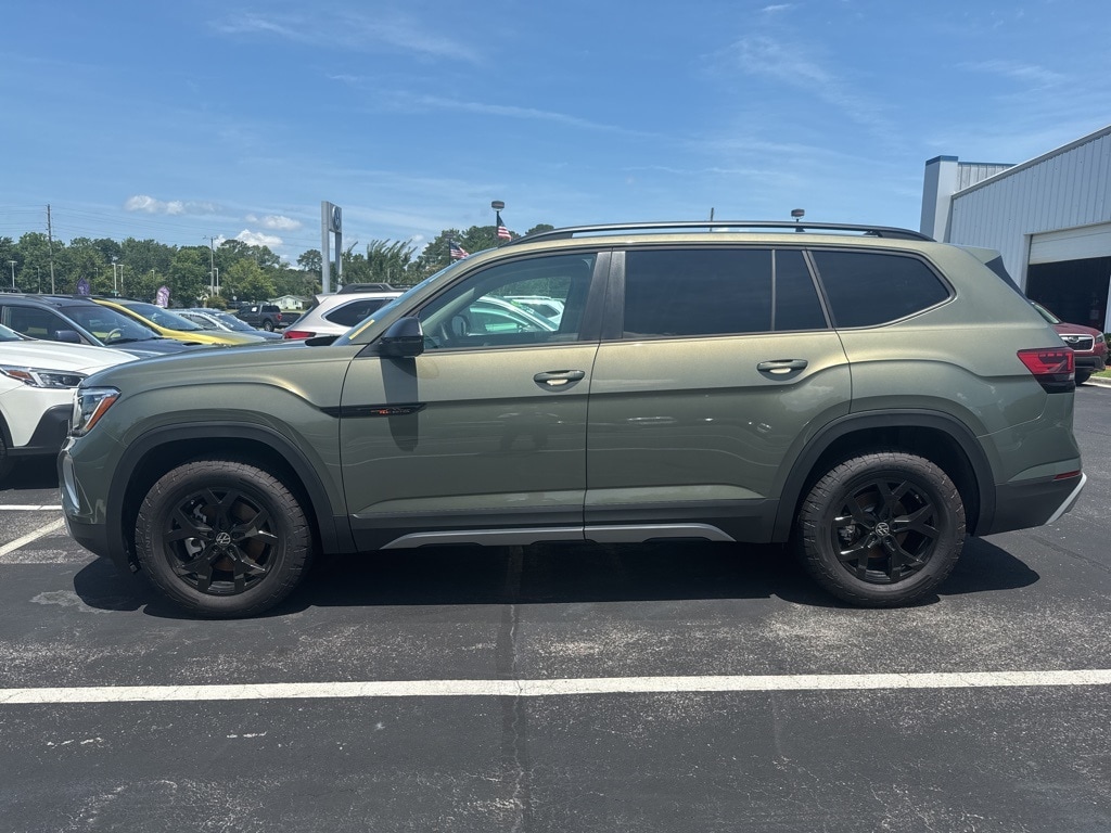 Used 2025 Volkswagen Atlas Atlas Peak Edition with VIN 1V2CR2CA6SC532999 for sale in Jacksonville, NC